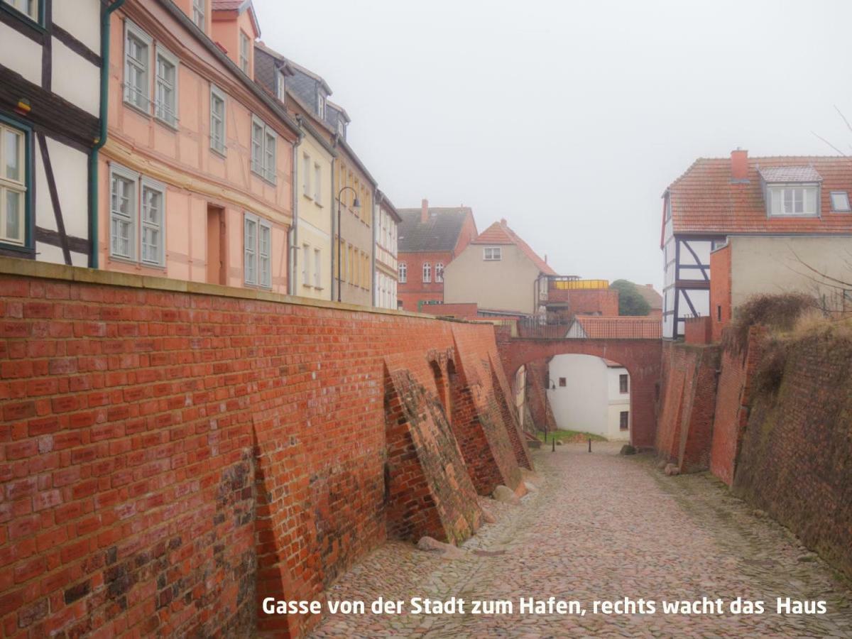 Haus Zur Eselsbruecke Apartamento Tangermünde Exterior foto