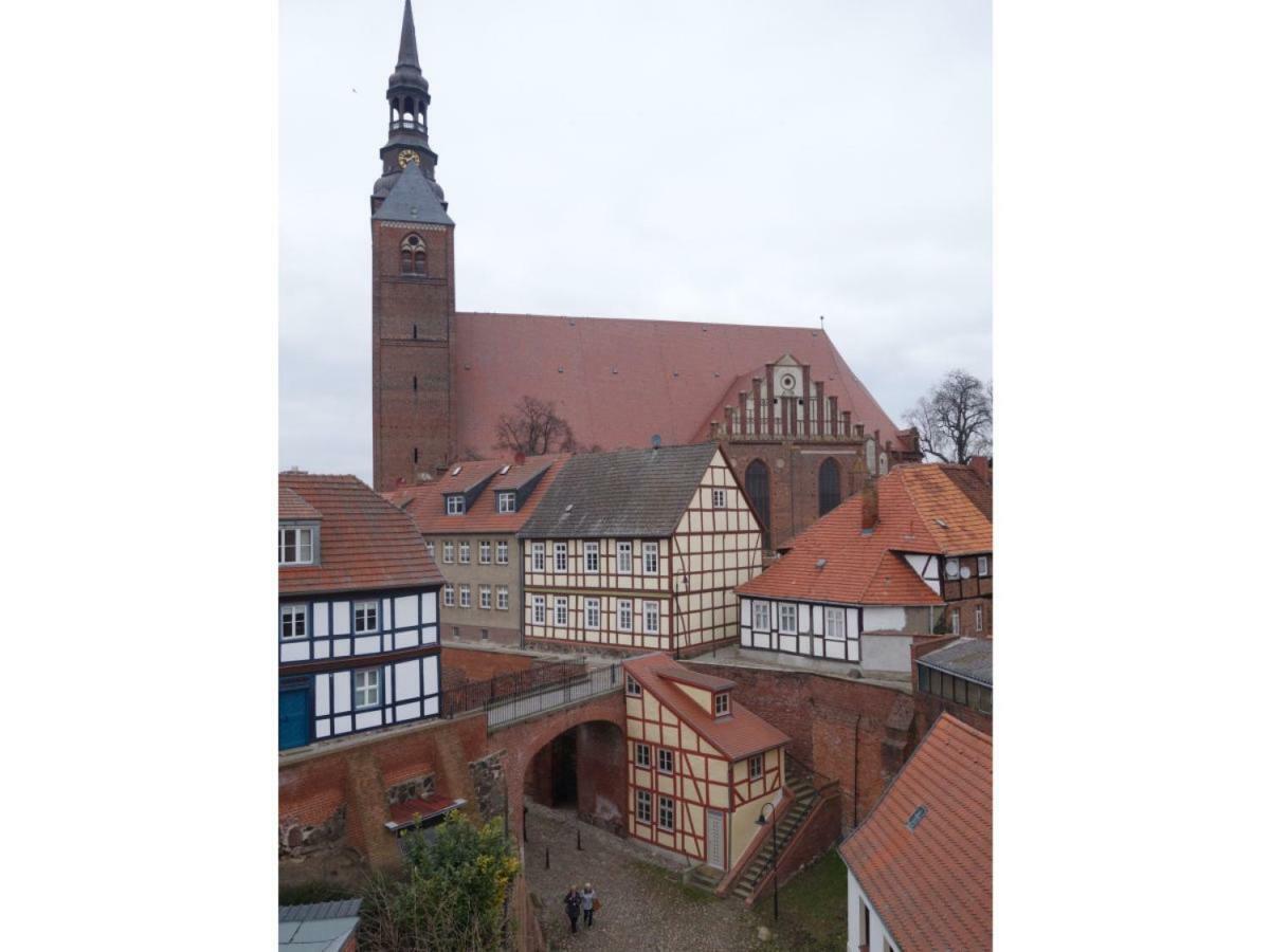 Haus Zur Eselsbruecke Apartamento Tangermünde Exterior foto